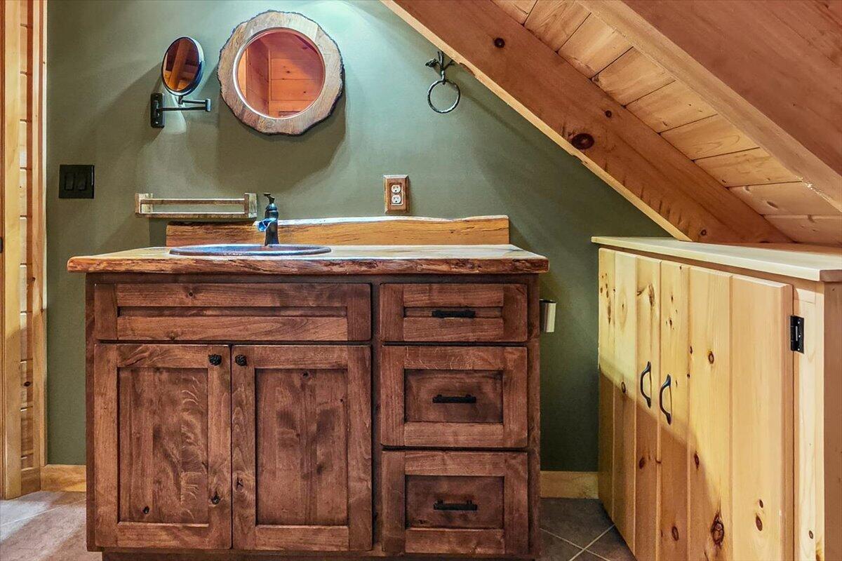 205 Holder Cemetery Road Tellico Plains, TN 37385 - Photo 19 of 43 Upstairs Bath 1