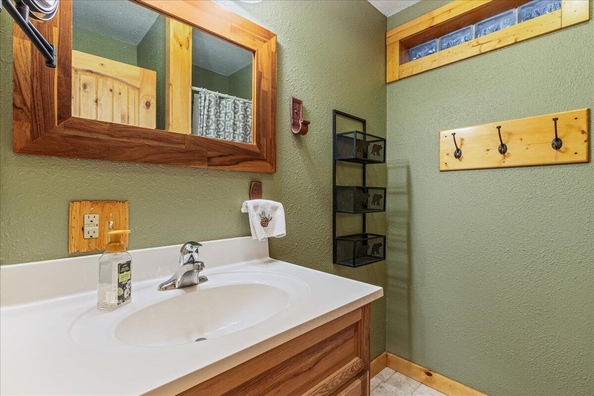 205 Holder Cemetery Road Tellico Plains, TN 37385 - Photo 25 of 43 Basement Bath