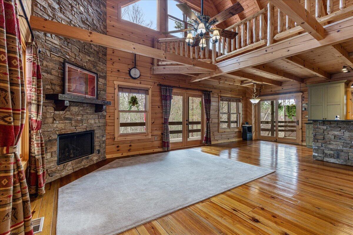 205 Holder Cemetery Road Tellico Plains, TN 37385 - Photo 8 of 43 Living & Dinning