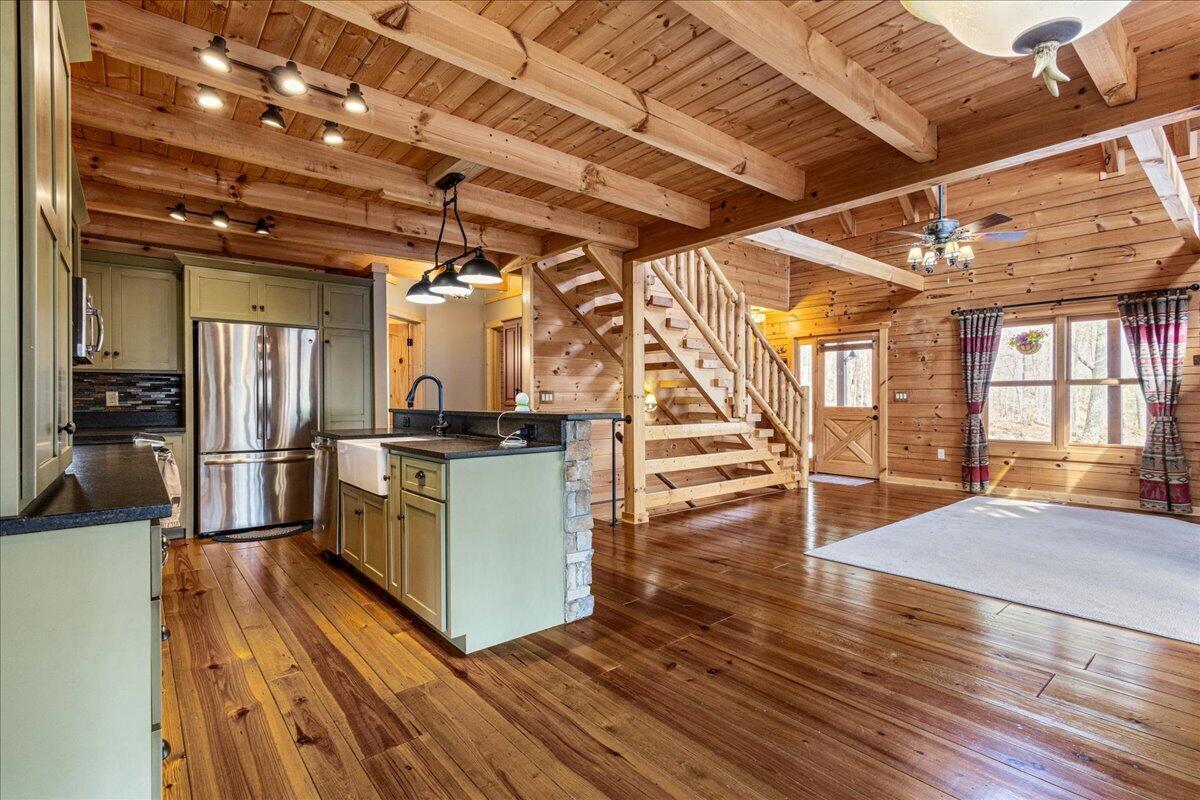 205 Holder Cemetery Road Tellico Plains, TN 37385 - Photo 9 of 43 Dining & kitchen