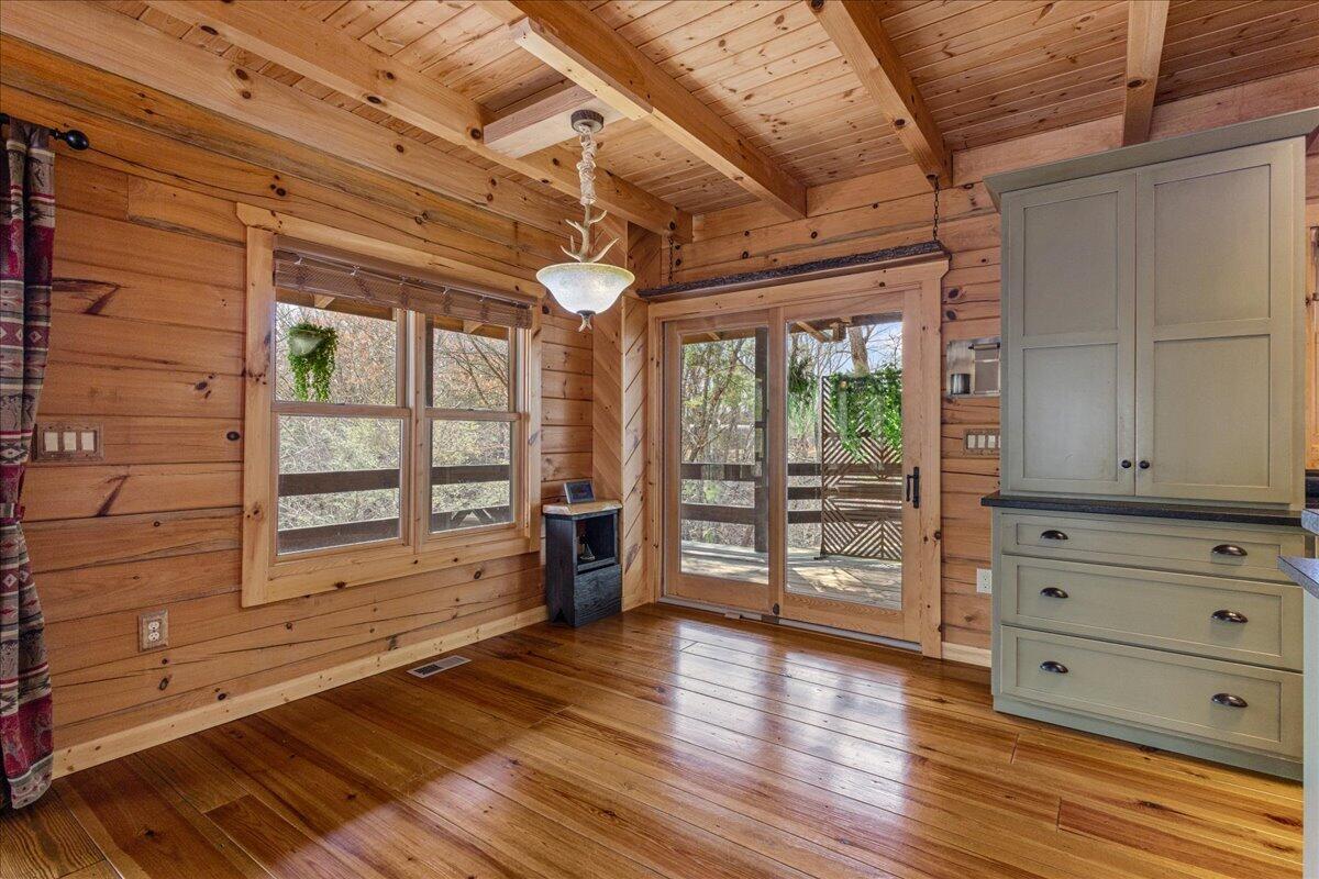 205 Holder Cemetery Road Tellico Plains, TN 37385 - Photo 10 of 43 Dinning area