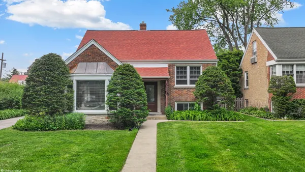 $4,000 | 5320 Suffield Court, Skokie, IL 60077