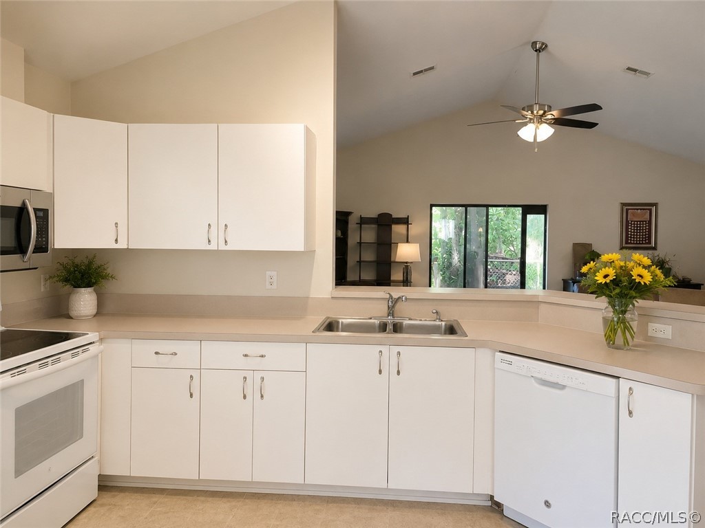 495 East Stratford Road Lecanto, FL 34461 - Photo 5 of 10 kitchen cabients STAGED