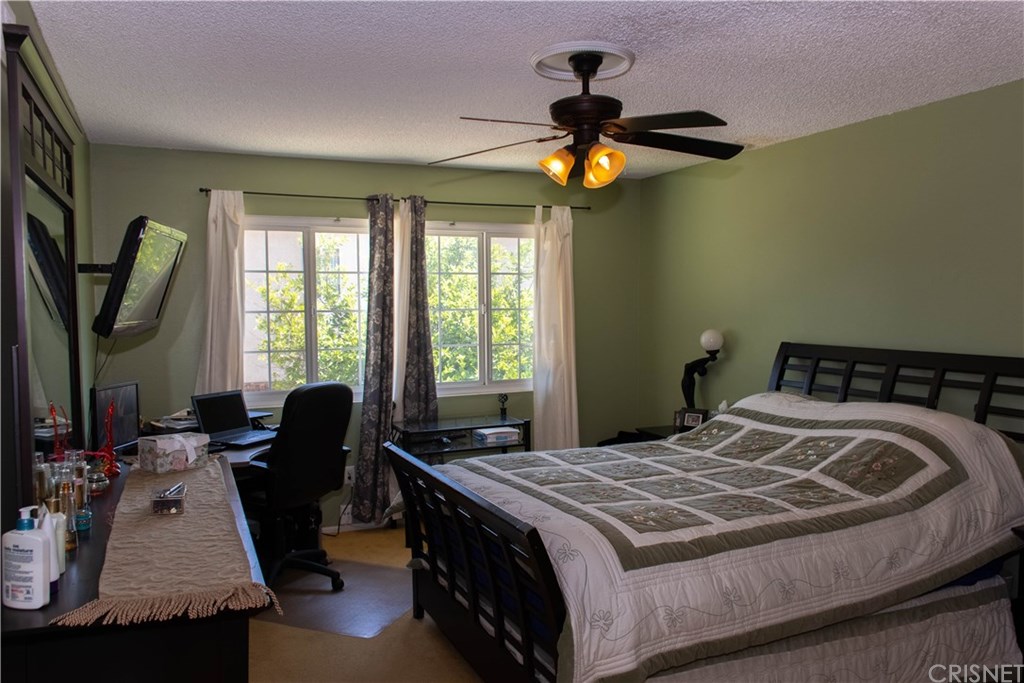 19700 Blythe Street Winnetka, CA 91306 - Photo 17 of 24