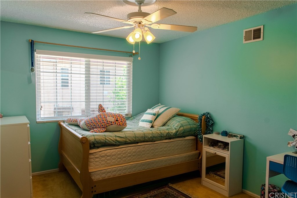 19700 Blythe Street Winnetka, CA 91306 - Photo 20 of 24