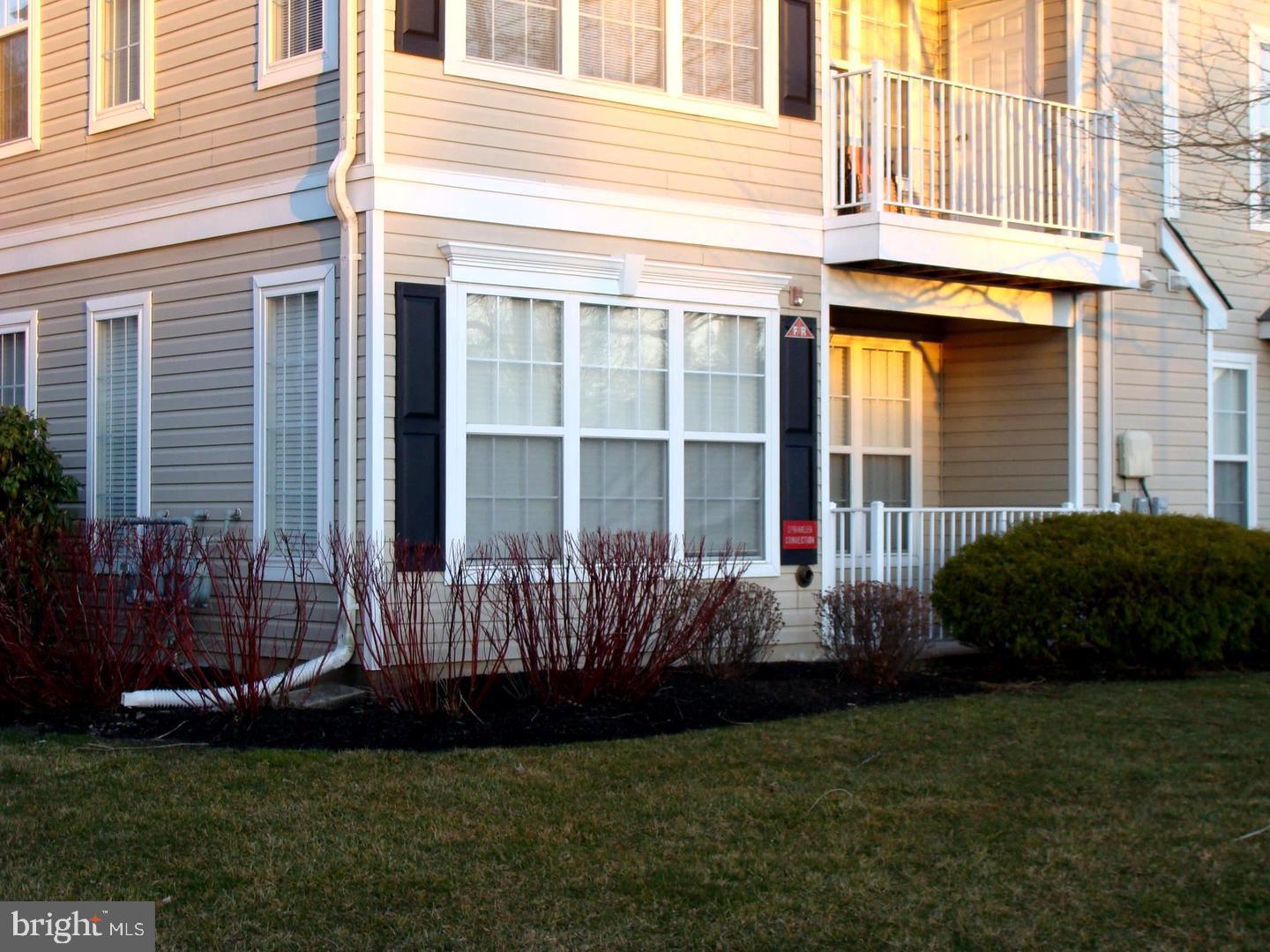 52 Kyle Way Ewing, NJ 08628 - Photo 5 of 27