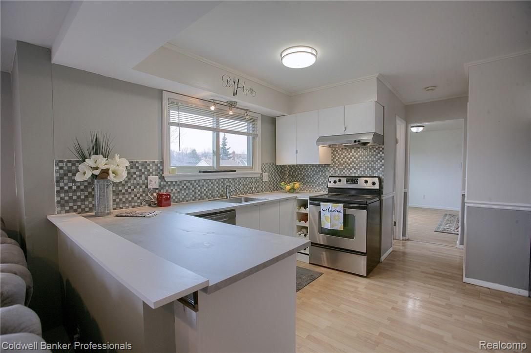 6-Kitchen 2nd View.jpg