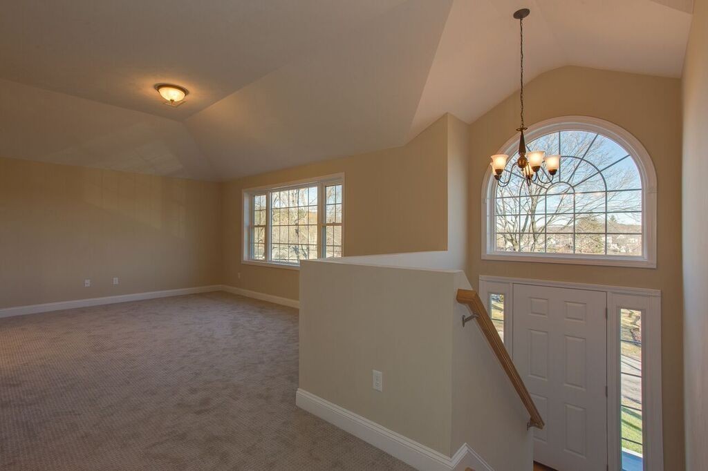 19 Ladybank Road Worcester, MA 01606 - Photo 4 of 28 Gallery Image 4