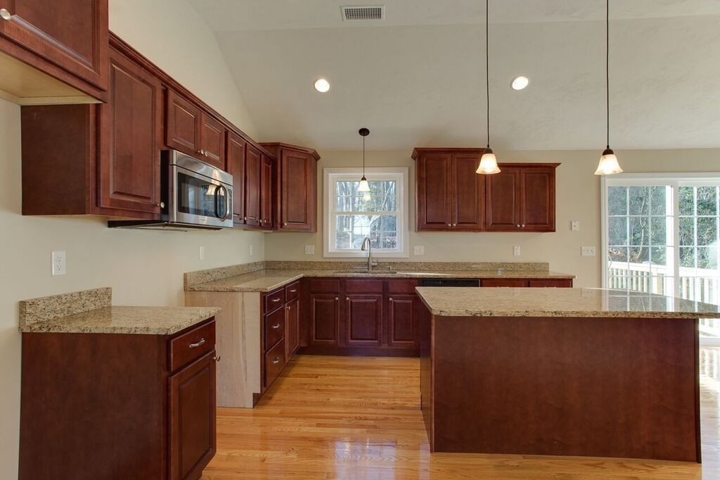 19 Ladybank Road Worcester, MA 01606 - Photo 7 of 28 Gallery Image 7