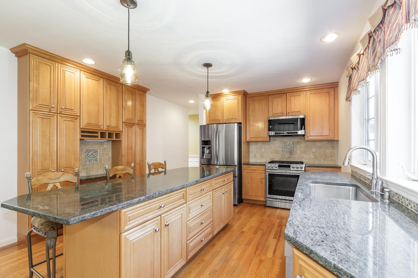 42 Partridge Road Windham, NH 03087 - Photo 6 of 40