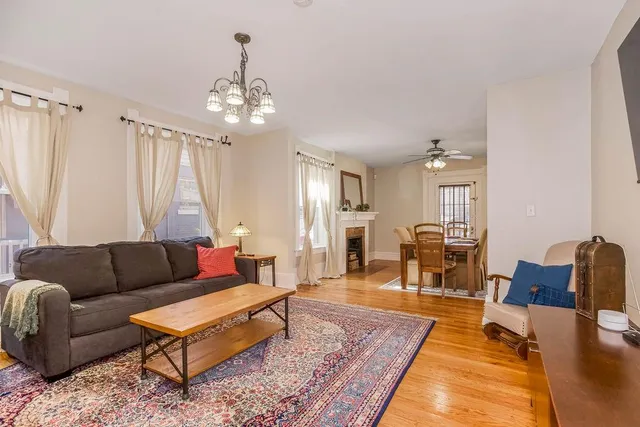 $525,000 | 3949 Warwick Boulevard, Kansas City, MO 64111