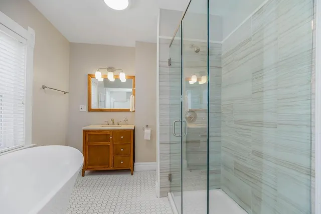 $525,000 | 3949 Warwick Boulevard, Kansas City, MO 64111