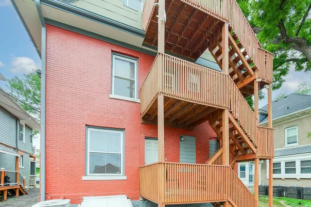 $525,000 | 3949 Warwick Boulevard, Kansas City, MO 64111