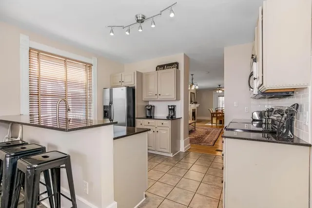 $525,000 | 3949 Warwick Boulevard, Kansas City, MO 64111