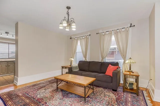 $525,000 | 3949 Warwick Boulevard, Kansas City, MO 64111