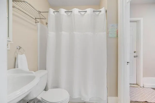 $525,000 | 3949 Warwick Boulevard, Kansas City, MO 64111