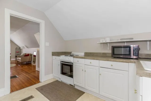 $525,000 | 3949 Warwick Boulevard, Kansas City, MO 64111