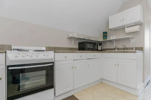 $525,000 | 3949 Warwick Boulevard, Kansas City, MO 64111