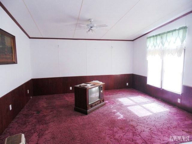 902 B Meadow Road Colerain, NC 27924 - Photo 3 of 15 LIVING ROOM