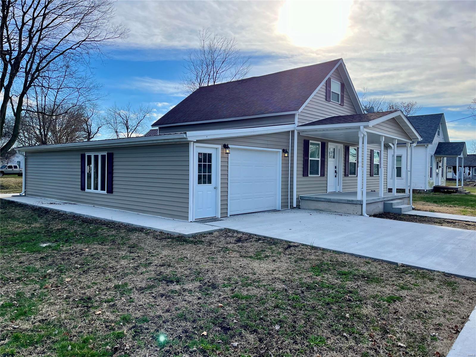 1009 Locust Carrollton, IL 62016 - Photo 1 of 27 Gallery Image 1