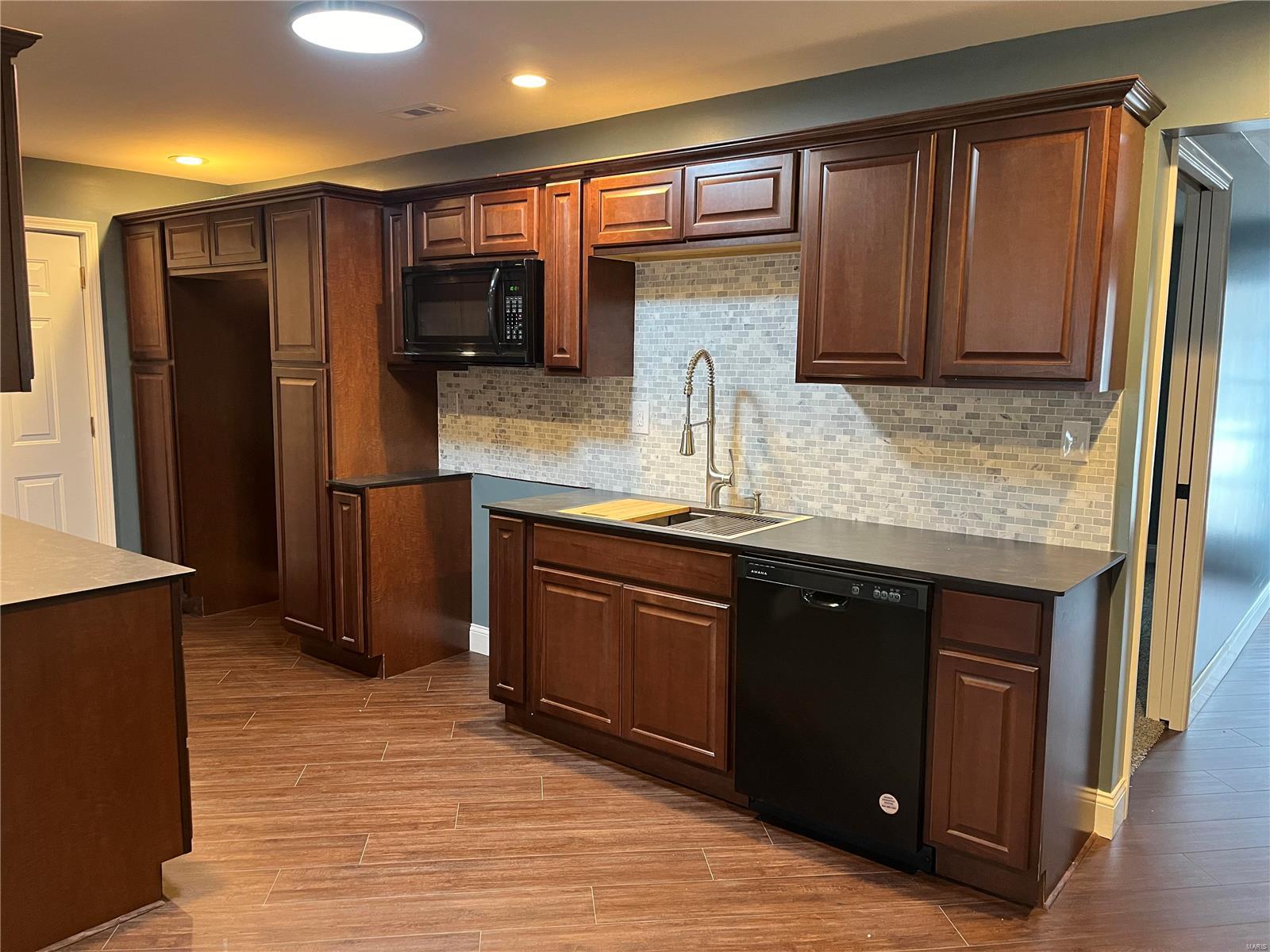1009 Locust Carrollton, IL 62016 - Photo 13 of 27 Gallery Image 13