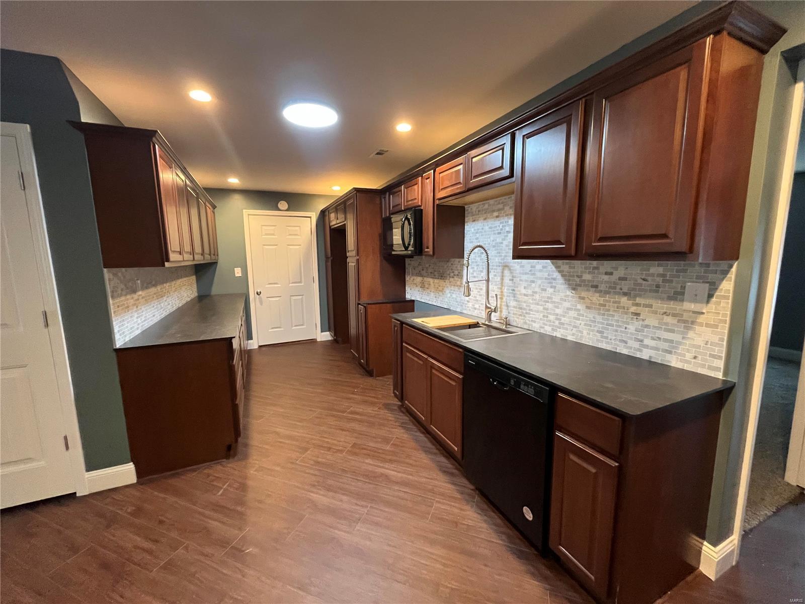 1009 Locust Carrollton, IL 62016 - Photo 14 of 27 Gallery Image 14
