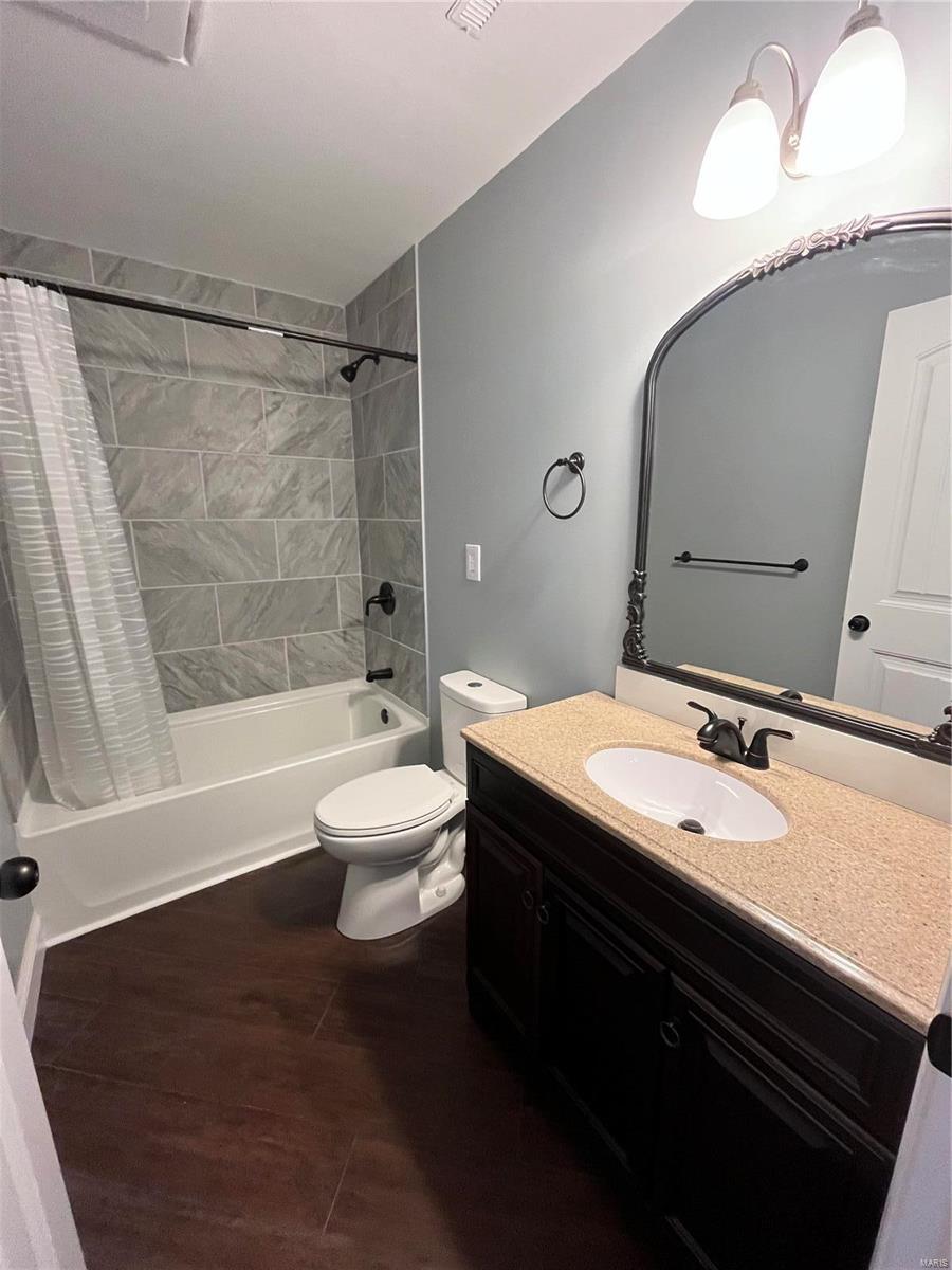 1009 Locust Carrollton, IL 62016 - Photo 17 of 27 Gallery Image 17
