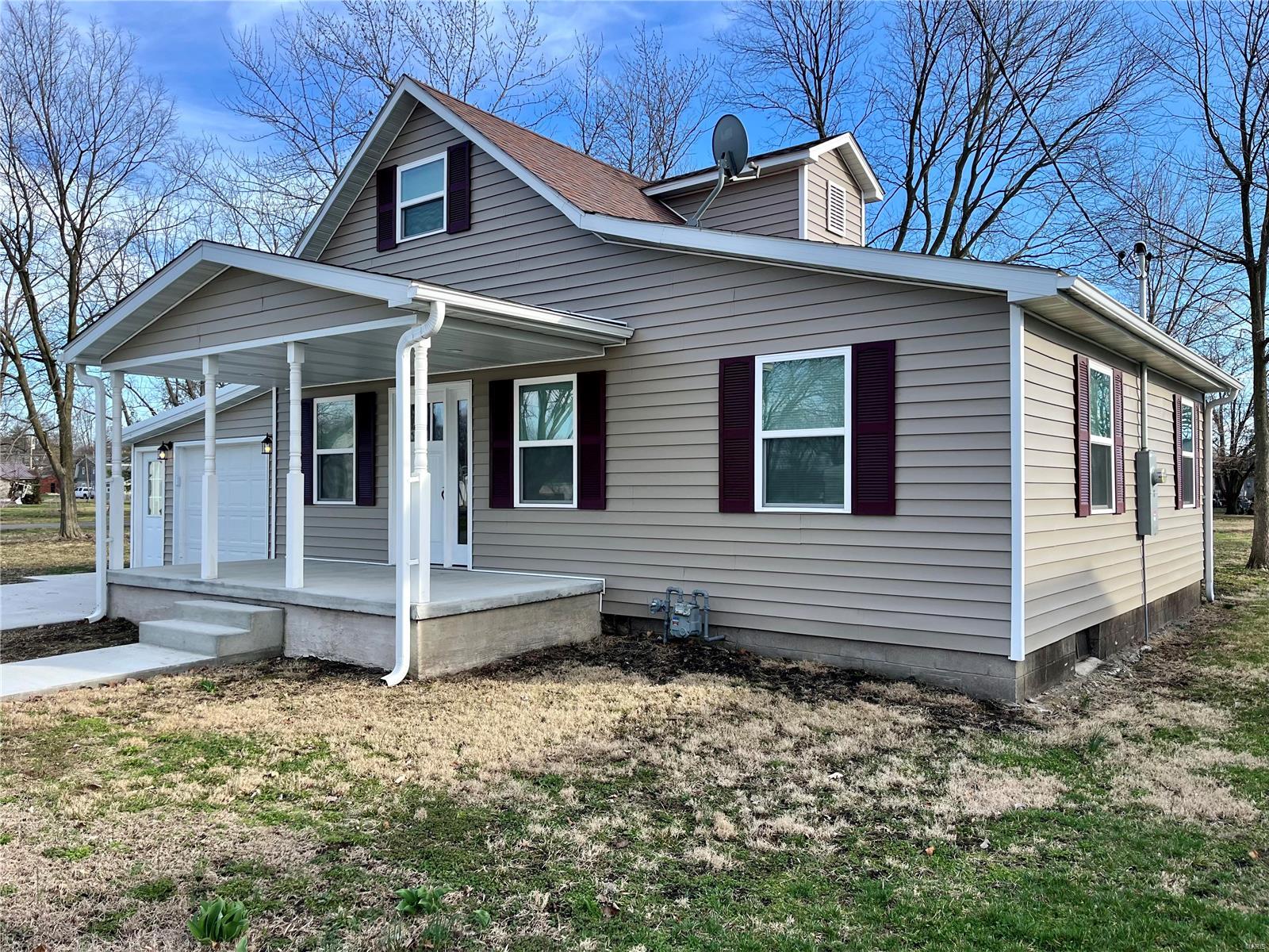 1009 Locust Carrollton, IL 62016 - Photo 2 of 27 Gallery Image 2