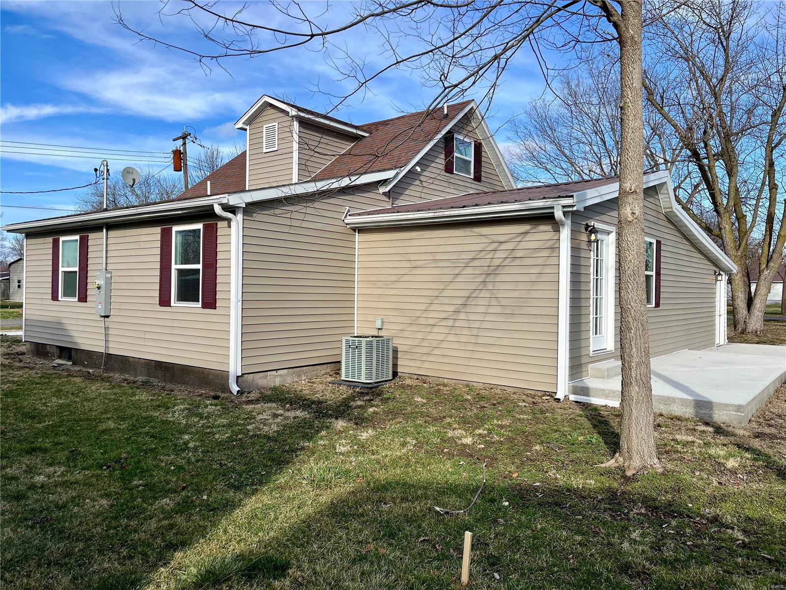 1009 Locust Carrollton, IL 62016 - Photo 5 of 27 Gallery Image 5