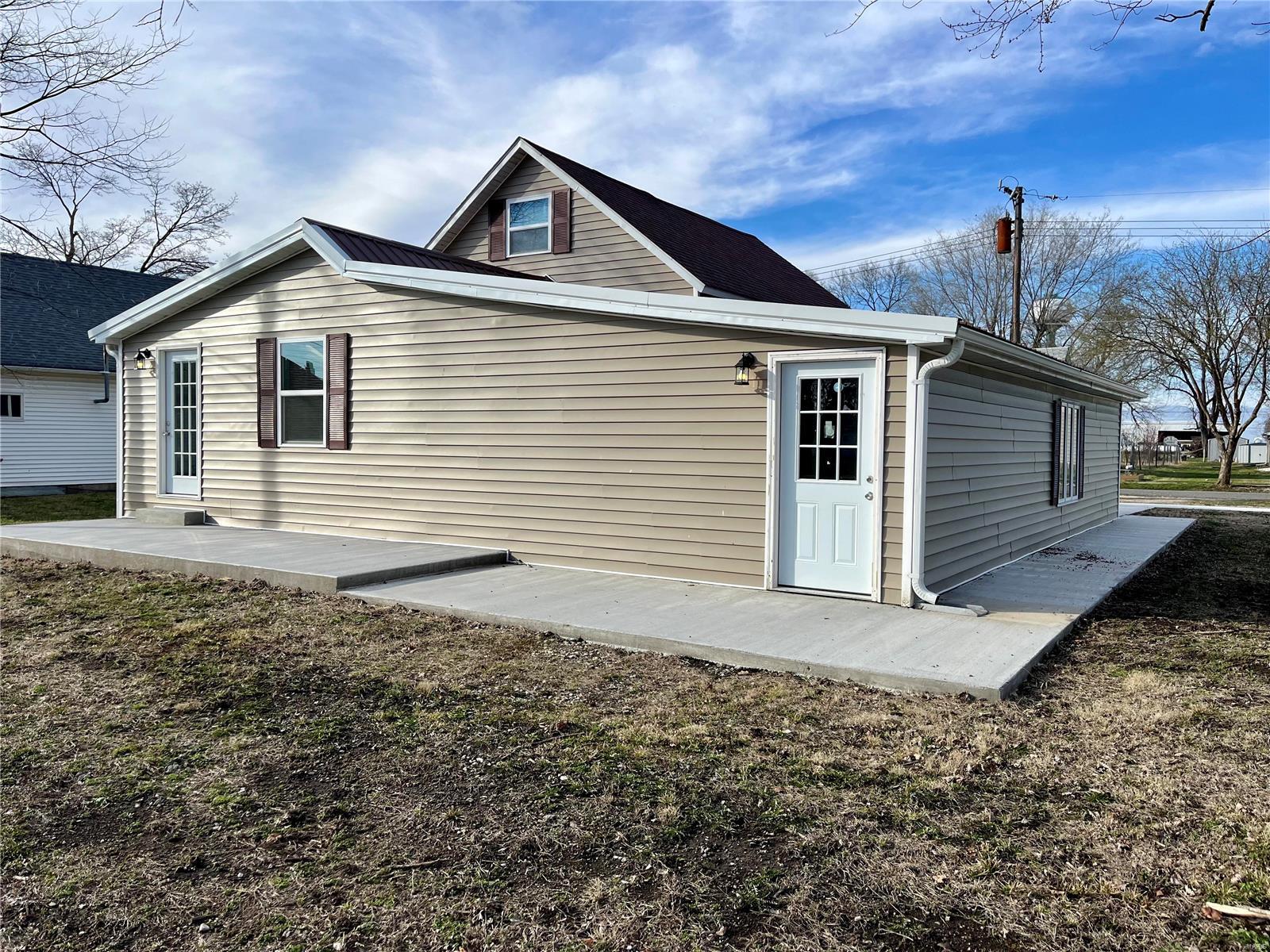 1009 Locust Carrollton, IL 62016 - Photo 6 of 27 Gallery Image 6