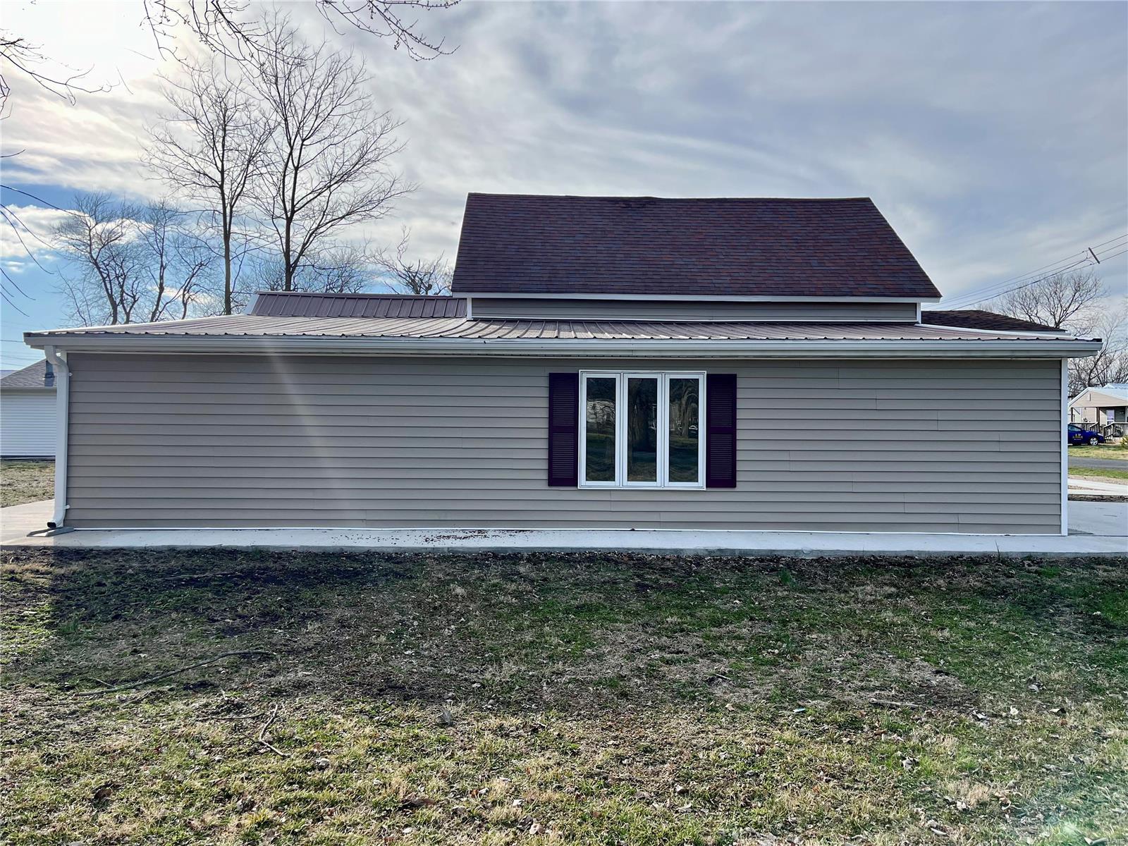1009 Locust Carrollton, IL 62016 - Photo 8 of 27 Gallery Image 8