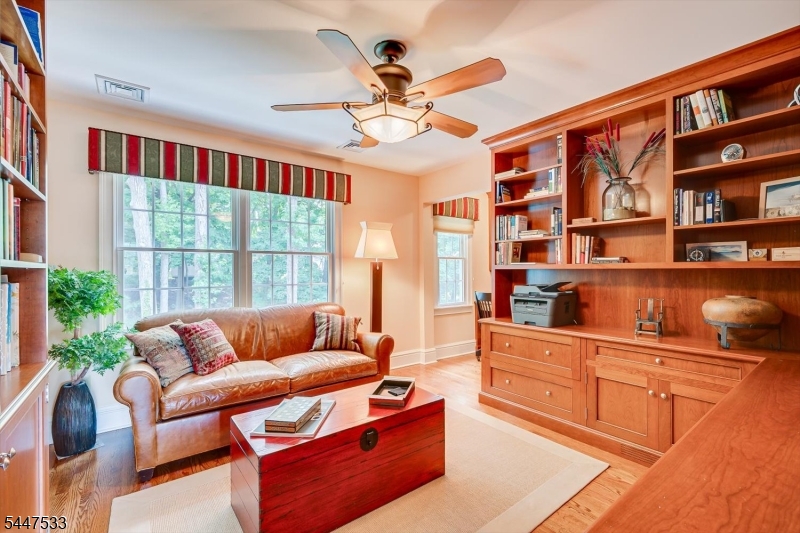 4 Edgewood Road Edison, NJ 08820 - Photo 33 of 45