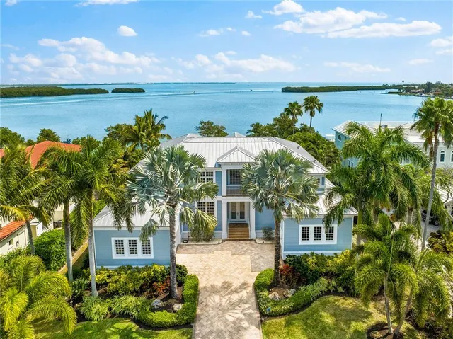 $7,488,000 | 757 Hideaway Bay Drive, Longboat Key, FL 34228
