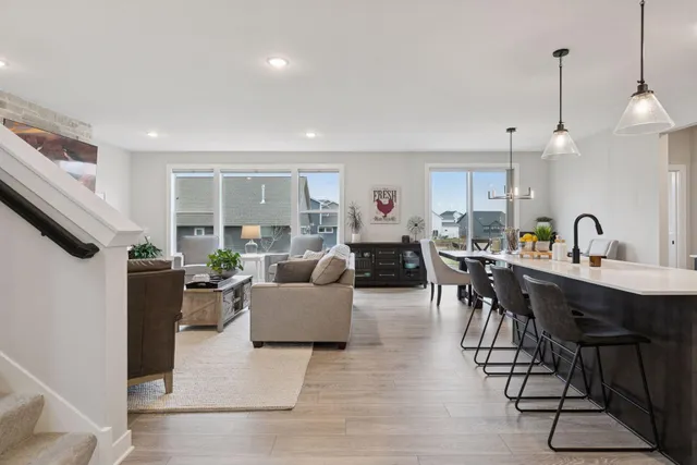 $765,000 | 10173 Arrowwood Trail, Woodbury, MN 55129