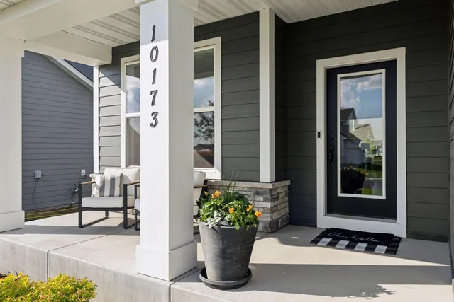 $765,000 | 10173 Arrowwood Trail, Woodbury, MN 55129