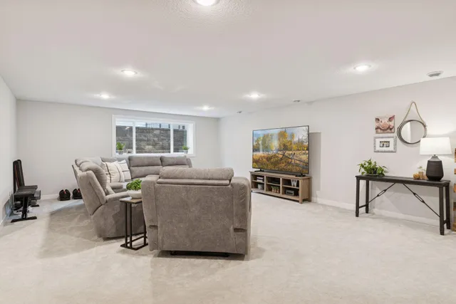 $765,000 | 10173 Arrowwood Trail, Woodbury, MN 55129