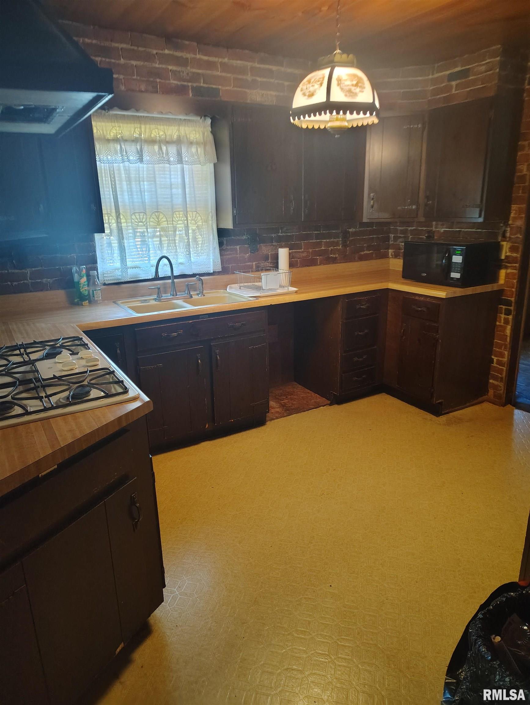 1340 East Ash Street Canton, IL 61520 - Photo 8 of 14