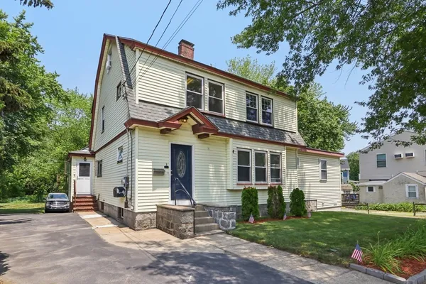 $2,500 | 3 Lynnfield Street, Unit 2, Peabody, MA 01960