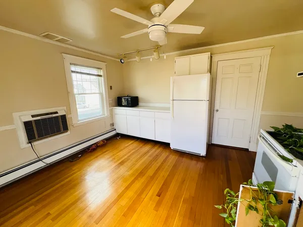 $3,000 | 3 Lynnfield Street, Unit 2, Peabody, MA 01960