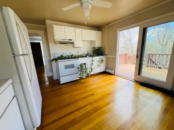 $3,000 | 3 Lynnfield Street, Unit 2, Peabody, MA 01960