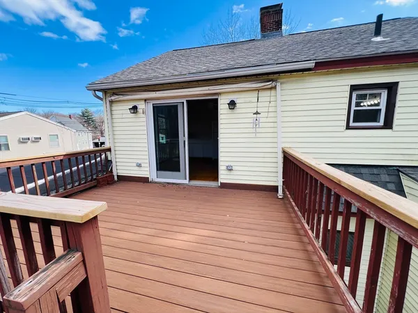 $3,000 | 3 Lynnfield Street, Unit 2, Peabody, MA 01960