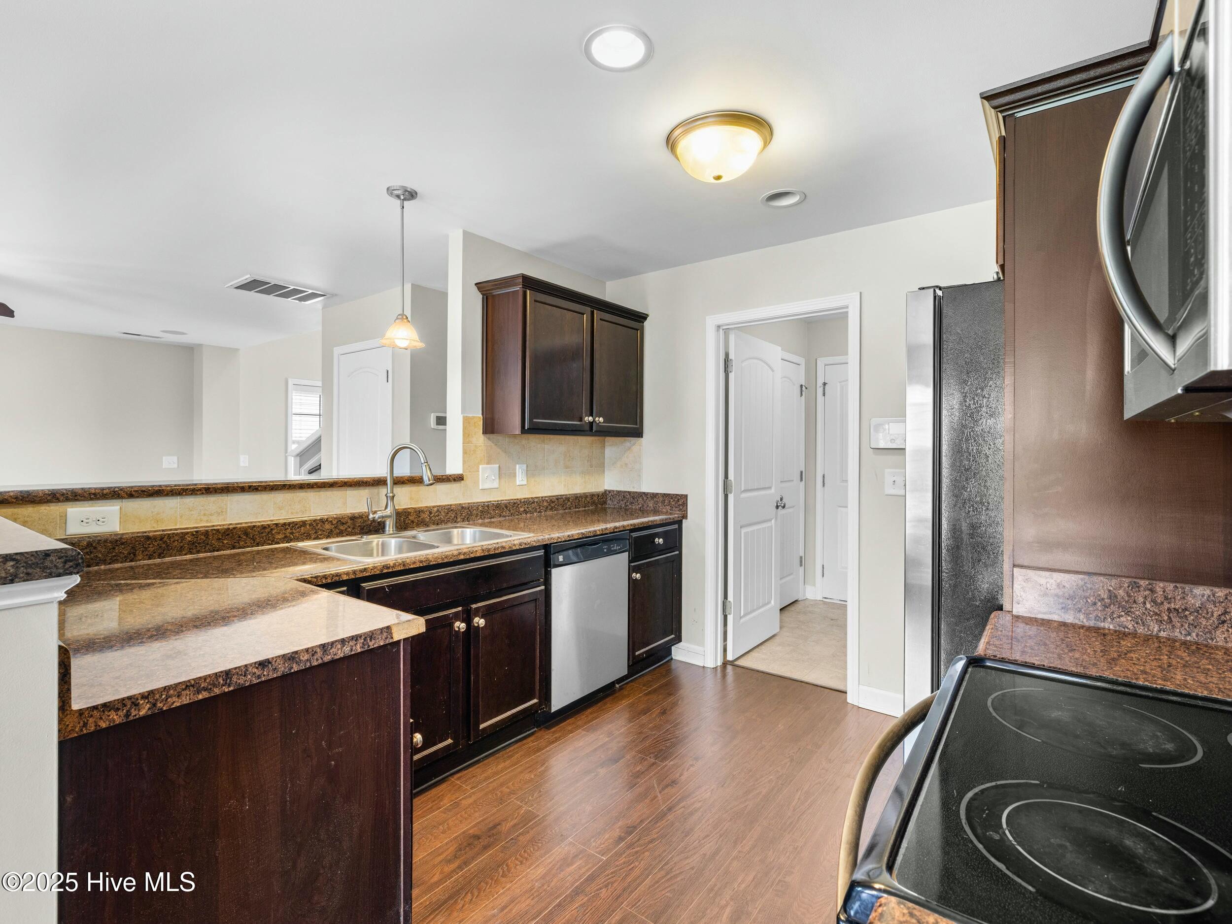 308 Merin Height Road Jacksonville, NC 28546 - Photo 15 of 50 tempImageEVBaFc