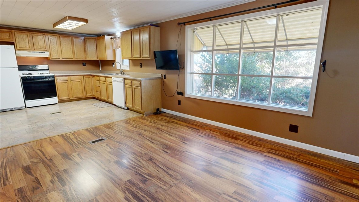8400 Prairie School Road Williamsville, IL 62693 - Photo 12 of 27 Gallery Image 12