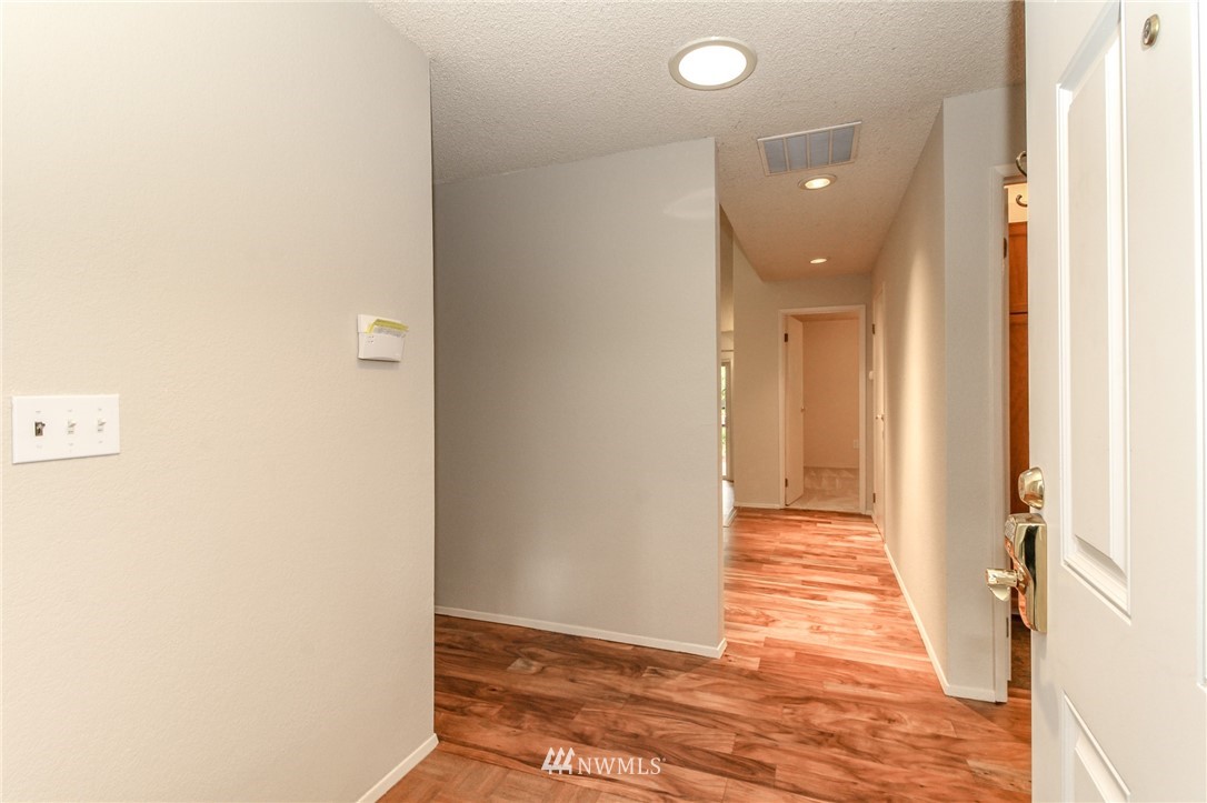 11556 Southeast 175th Street, Unit 24 Renton, WA 98055 - Photo 4 of 39 Gallery Image 4
