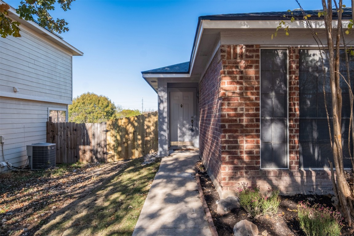 2006 Charlotte Way Round Rock, TX 78664 - Photo 24 of 24 a front view of a house