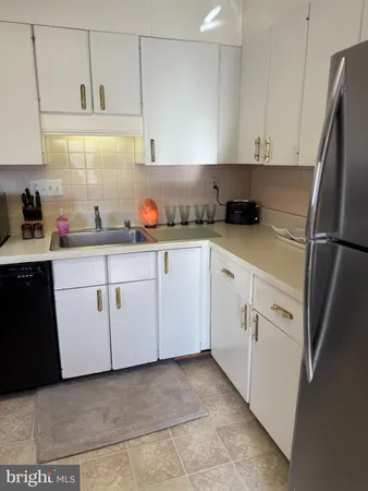 $2,500 | 637 22nd Street South, Arlington, VA 22202