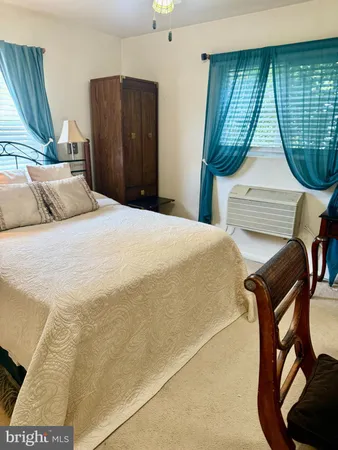 $2,500 | 637 22nd Street South, Arlington, VA 22202