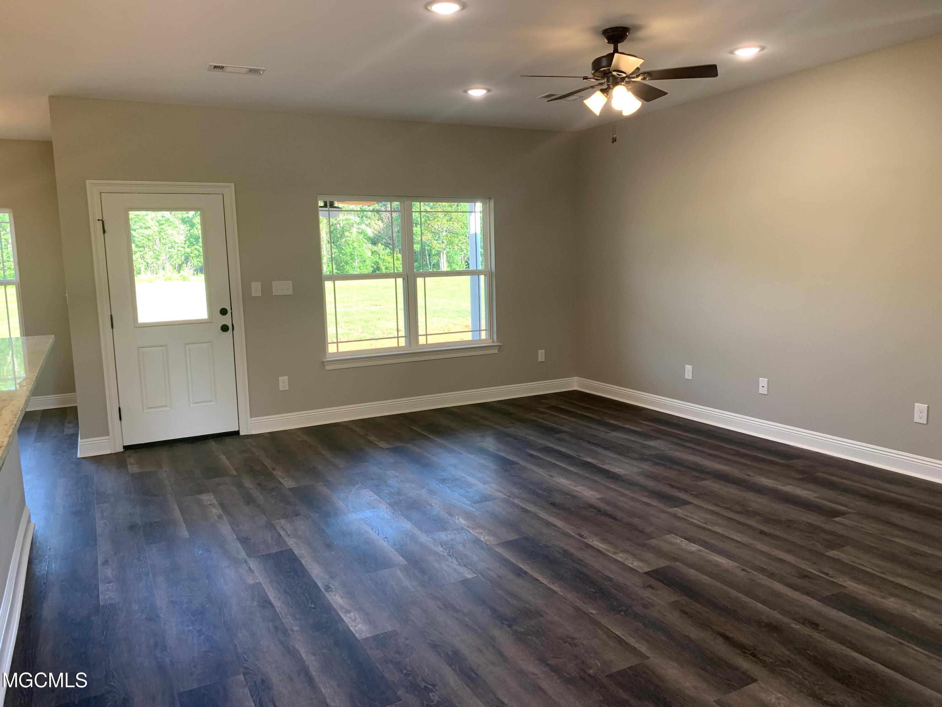 17025 Old Joe Moran Road Kiln, MS 39556 - Photo 6 of 27 Living room