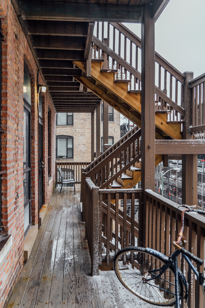 10 West Chestnut Street, Unit 3 Chicago, IL 60610 - Photo 15 of 16