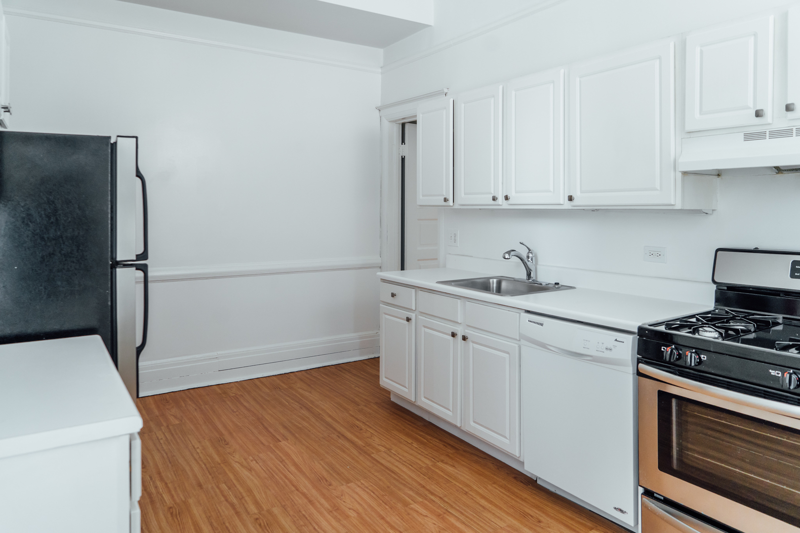 10 West Chestnut Street, Unit 3 Chicago, IL 60610 - Photo 6 of 16